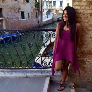 Meet your Posher, Dana